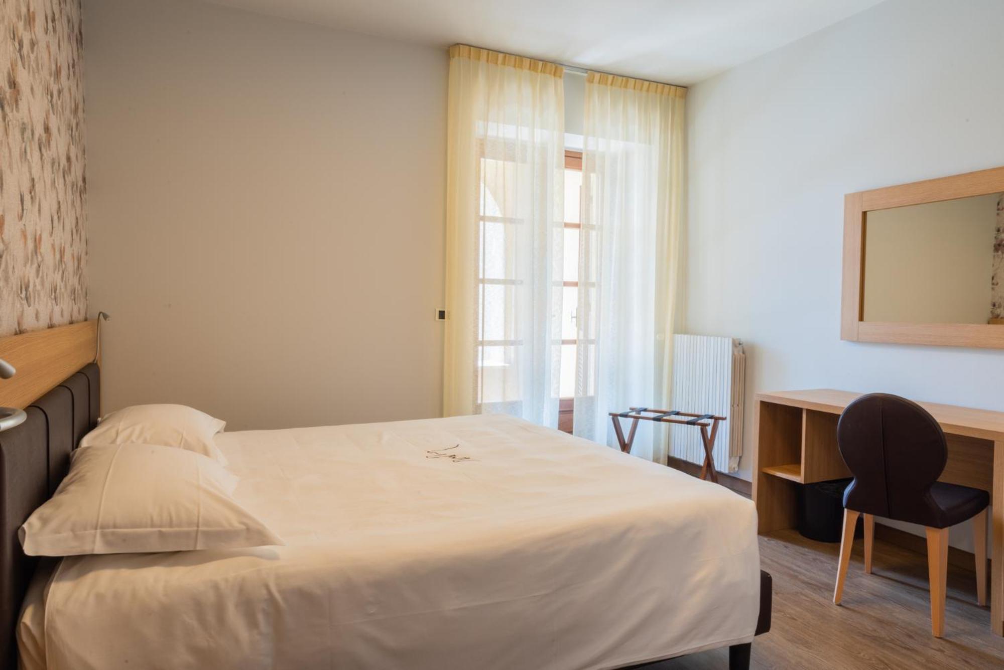 Hotel Le Torri - Castiglione Falletto