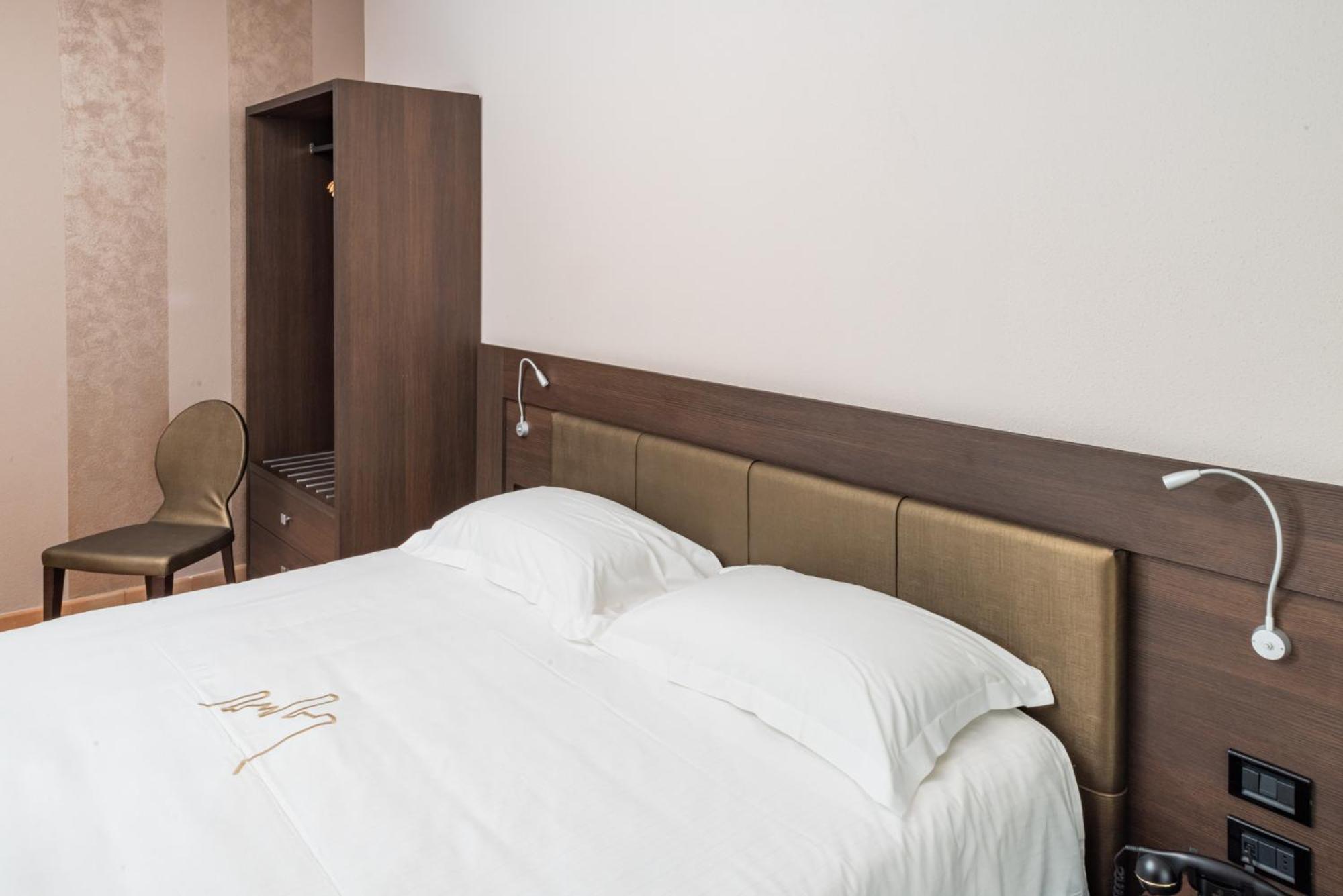 Le Torri - Hotel Castiglione Falletto
