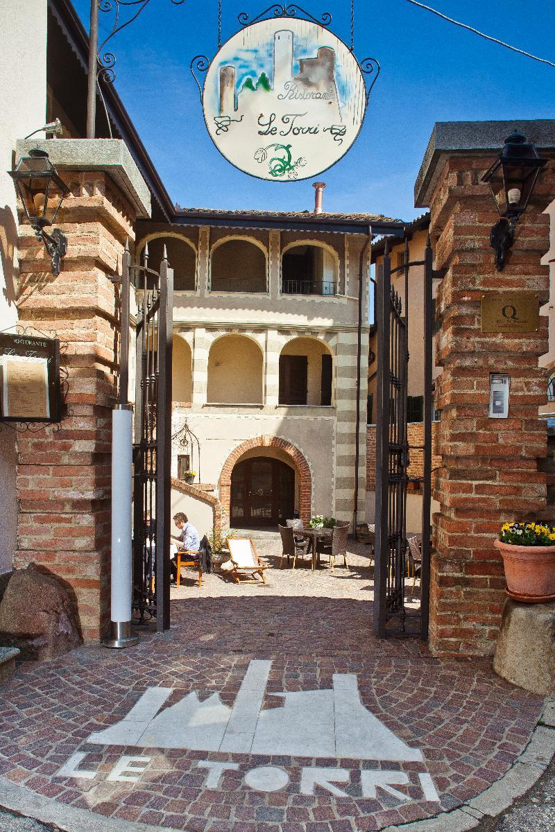 Le Torri - 3* Castiglione Falletto